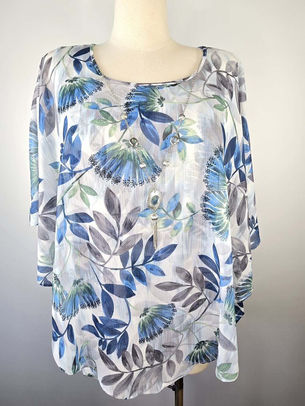 Alfred Dunner Arizona Sky Floral Chiffon Blouse Silver Necklace Top Size 18W
